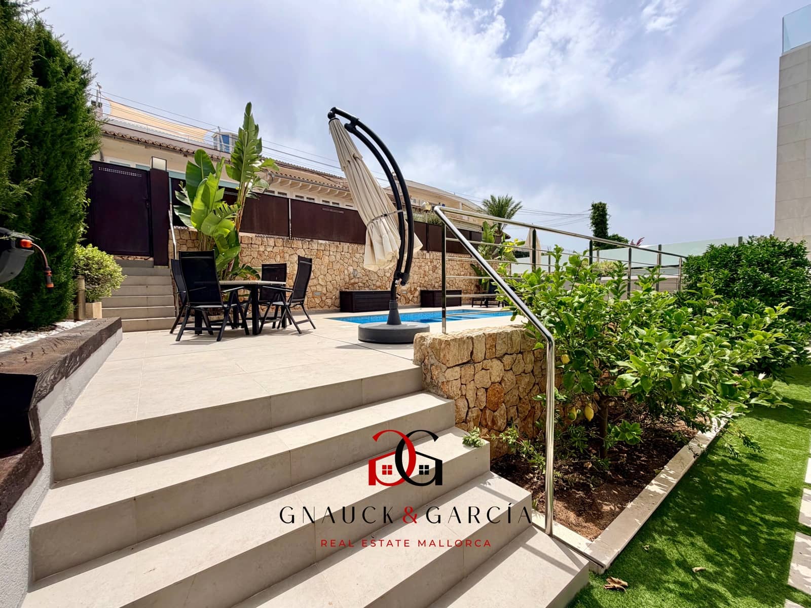 3 bedroom Villa for sale in Bellavista with pool garage - € 1,550,000 (Ref: 9961571)