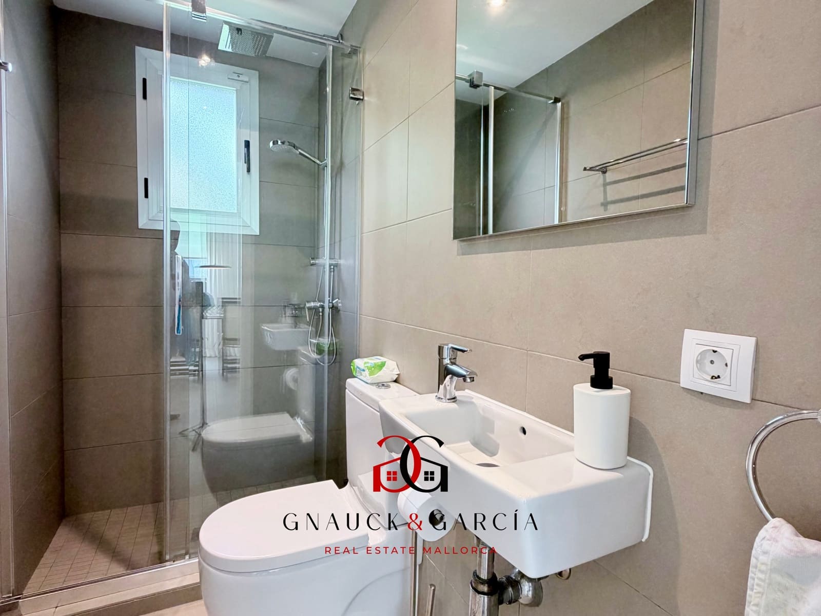 3 bedroom Villa for sale in Bellavista with pool garage - € 1,550,000 (Ref: 9961571)