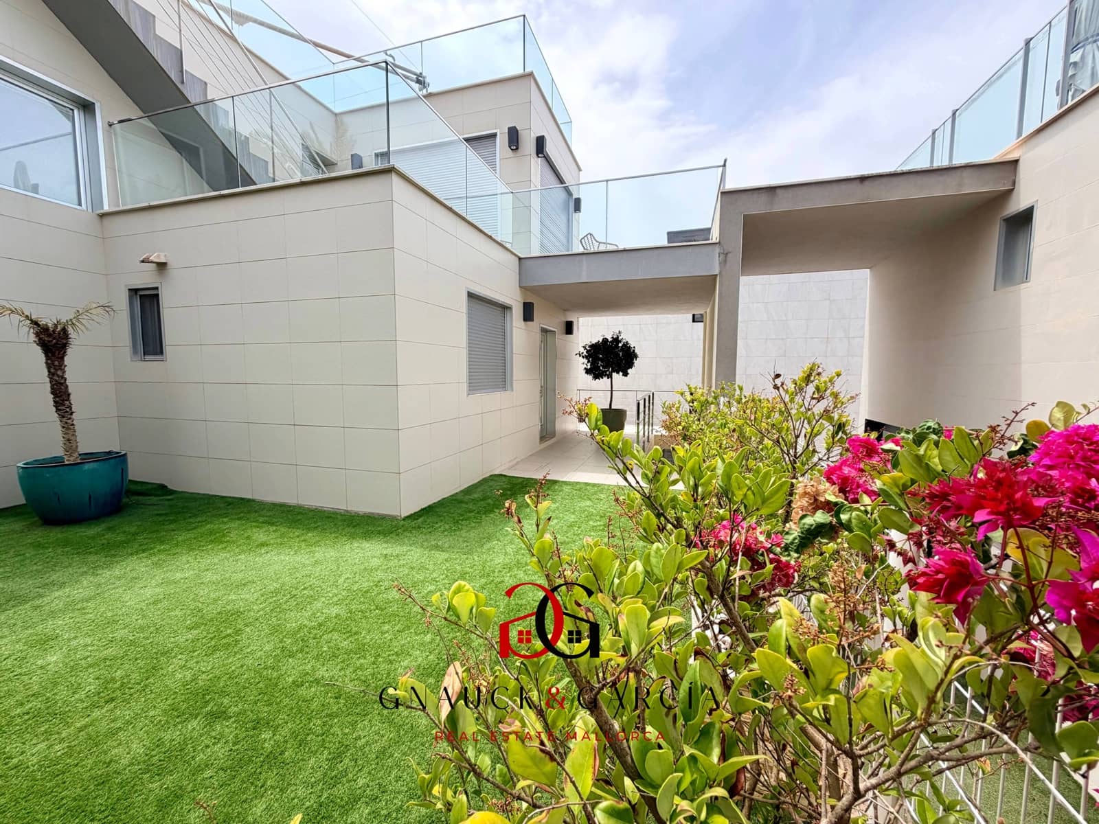 3 bedroom Villa for sale in Bellavista with pool garage - € 1,550,000 (Ref: 9961571)