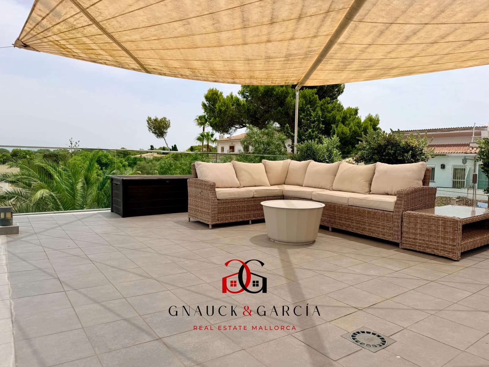 3 bedroom Villa for sale in Bellavista with pool garage - € 1,550,000 (Ref: 9961571)