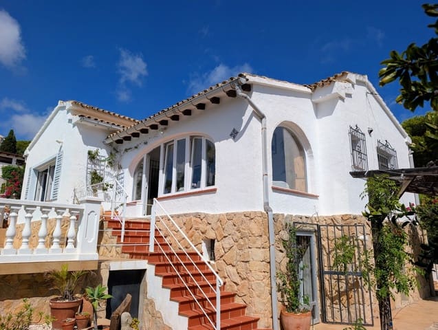 3 bedroom Villa for sale in Moraira, Teulada-Moraira with pool garage - € 699,000 (Ref: 10024472)