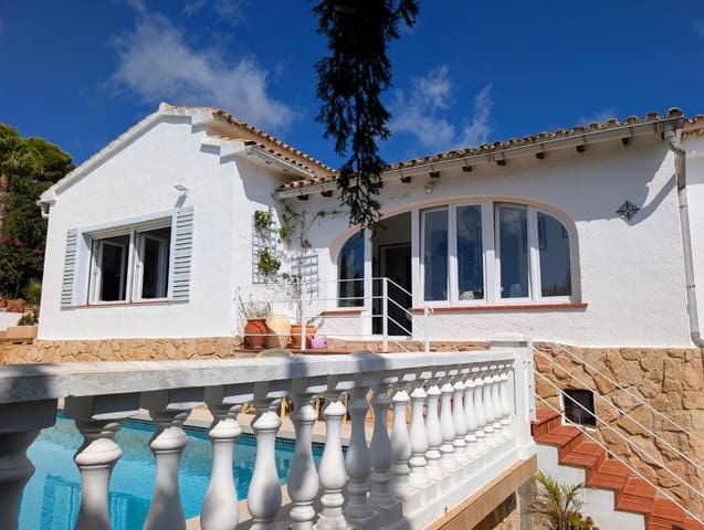 3 bedroom Villa for sale in Moraira, Teulada-Moraira with pool garage - € 699,000 (Ref: 10024472)