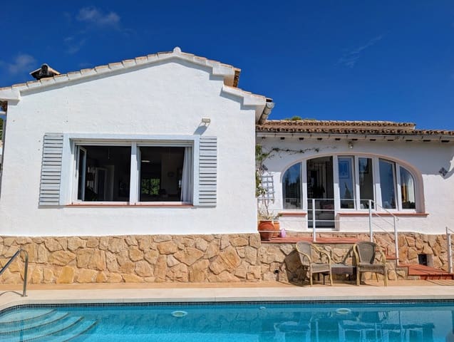 3 bedroom Villa for sale in Moraira, Teulada-Moraira with pool garage - € 699,000 (Ref: 10024472)