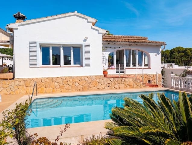 3 soverom Villa til salgs i Moraira, Teulada-Moraira med svømmebasseng garasje - € 699 000 (Ref: 10024472)