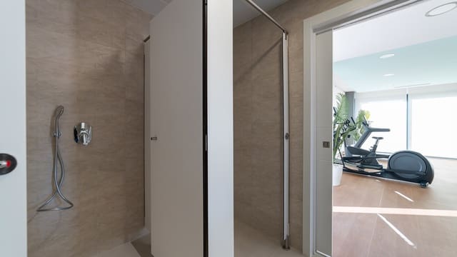 3 makuuhuone Huoneisto myytävänä paikassa Benidorm mukana uima-altaan - 601 000 € (Ref: 10041561)