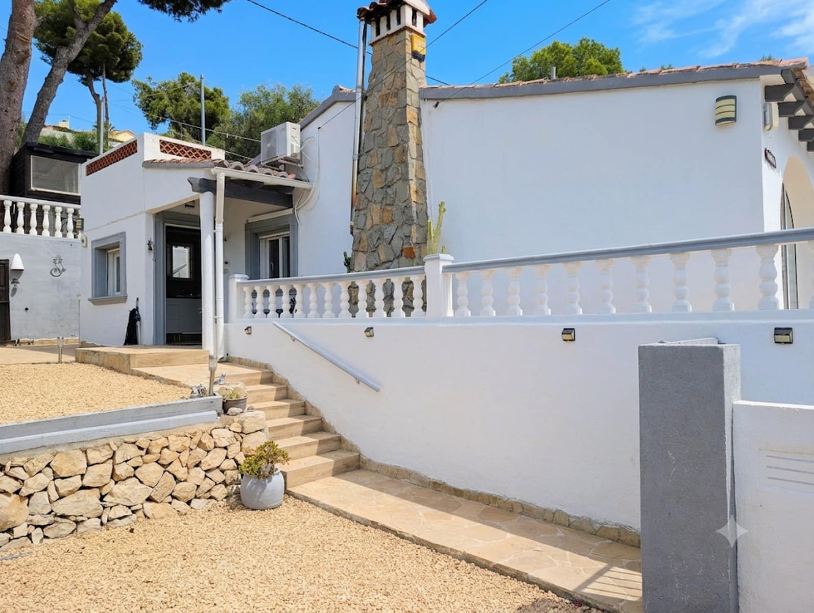 3 bedroom Villa for sale in Benissa with pool garage - € 595,000 (Ref: 10045667)