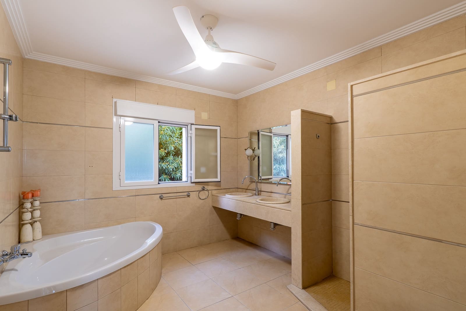 4 Zimmer Villa zu verkaufen in Beniarbeig mit Pool Garage - 850.000 € (Ref: 10059496)