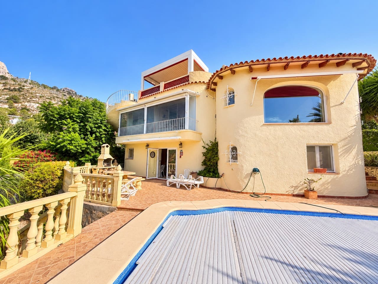 Chalet de 3 habitaciones en Calpe / Calp en venta con piscina garaje - 695.000 € (Ref: 10072953)