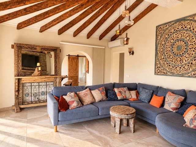 Chalet de 3 habitaciones en Calpe / Calp en venta con piscina garaje - 695.000 € (Ref: 10072953)