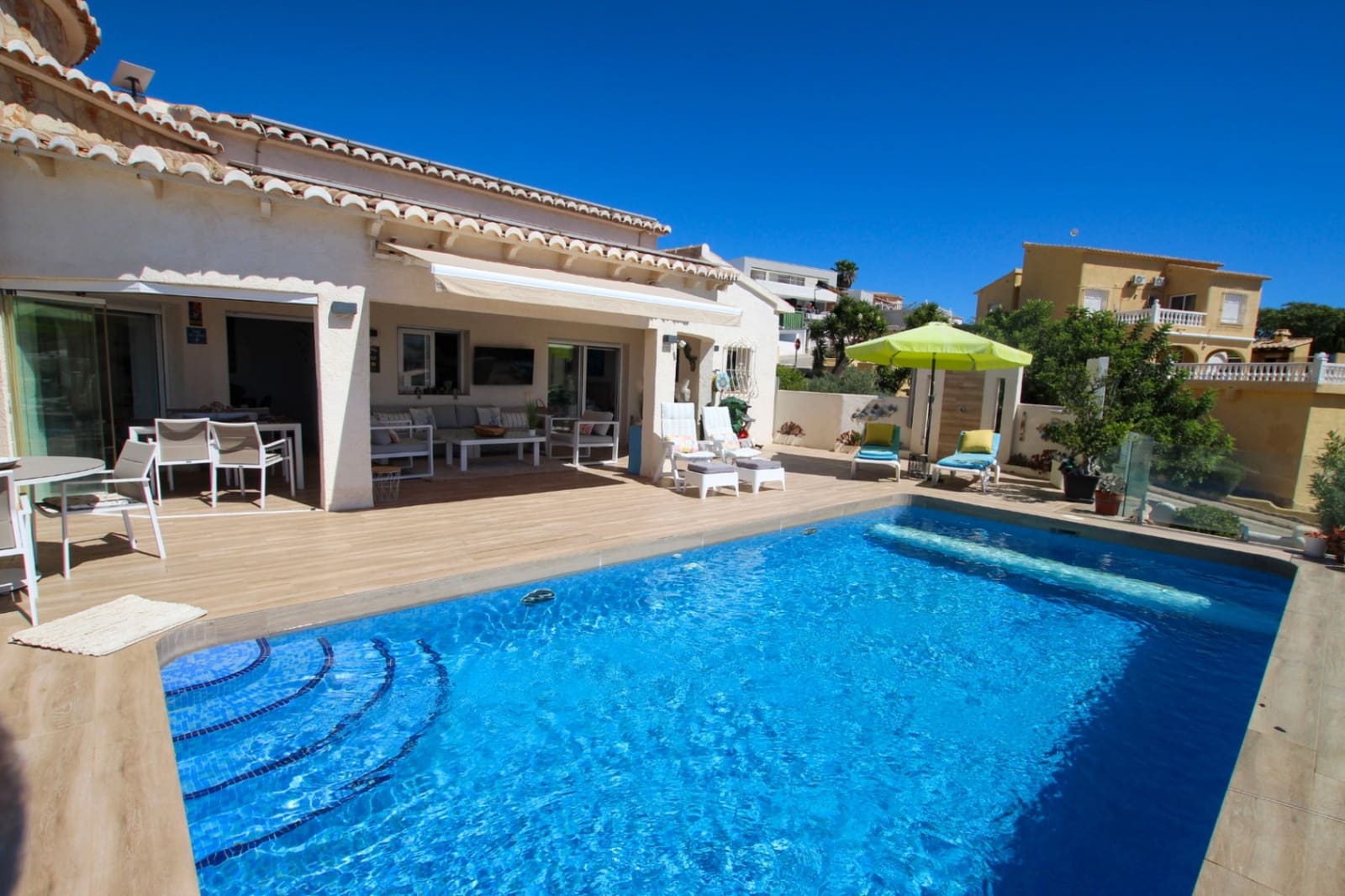 4 Zimmer Villa zu verkaufen in Teulada mit Pool Garage - 920.000 € (Ref: 10081422)