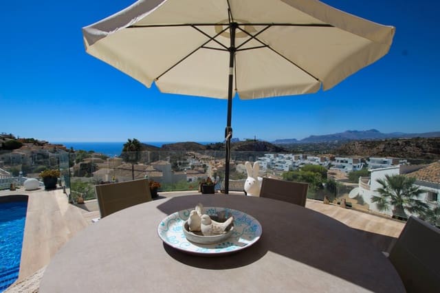 4 Zimmer Villa zu verkaufen in Teulada Pueblo, Teulada-Moraira mit Pool Garage - 920.000 € (Ref: 10081422)
