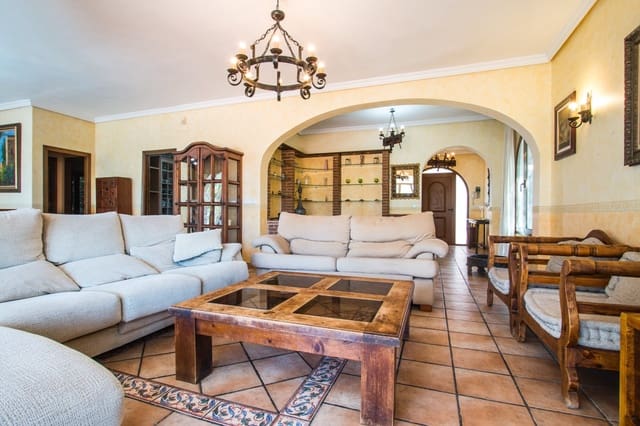 5 Zimmer Villa zu verkaufen in Calpe / Calp mit Pool - 790.000 € (Ref: 10098695)
