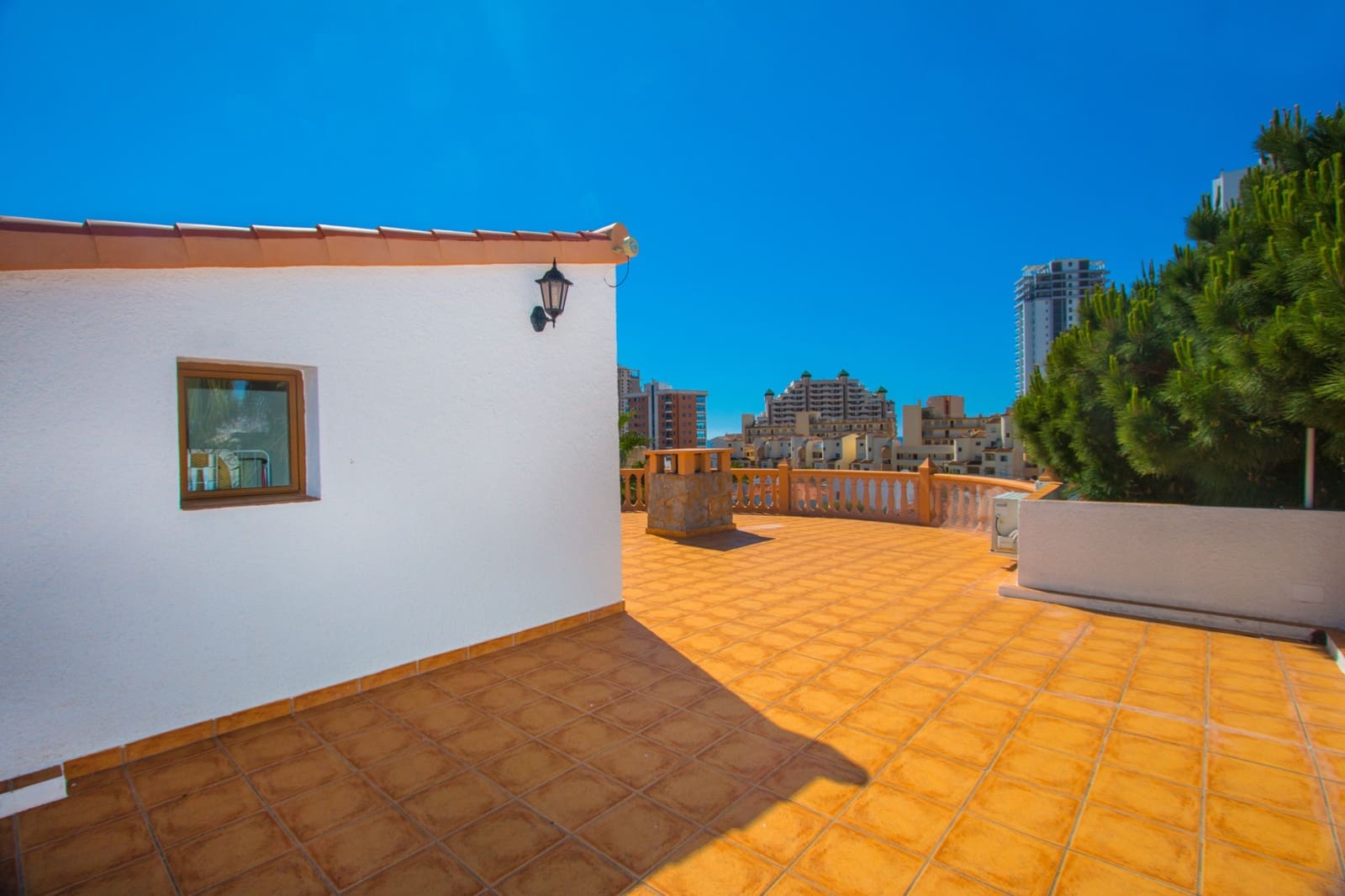 5 Zimmer Villa zu verkaufen in Calpe / Calp mit Pool - 790.000 € (Ref: 10098695)