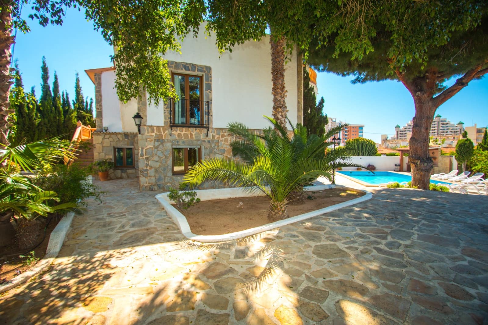 5 Zimmer Villa zu verkaufen in Calpe / Calp mit Pool - 790.000 € (Ref: 10098695)