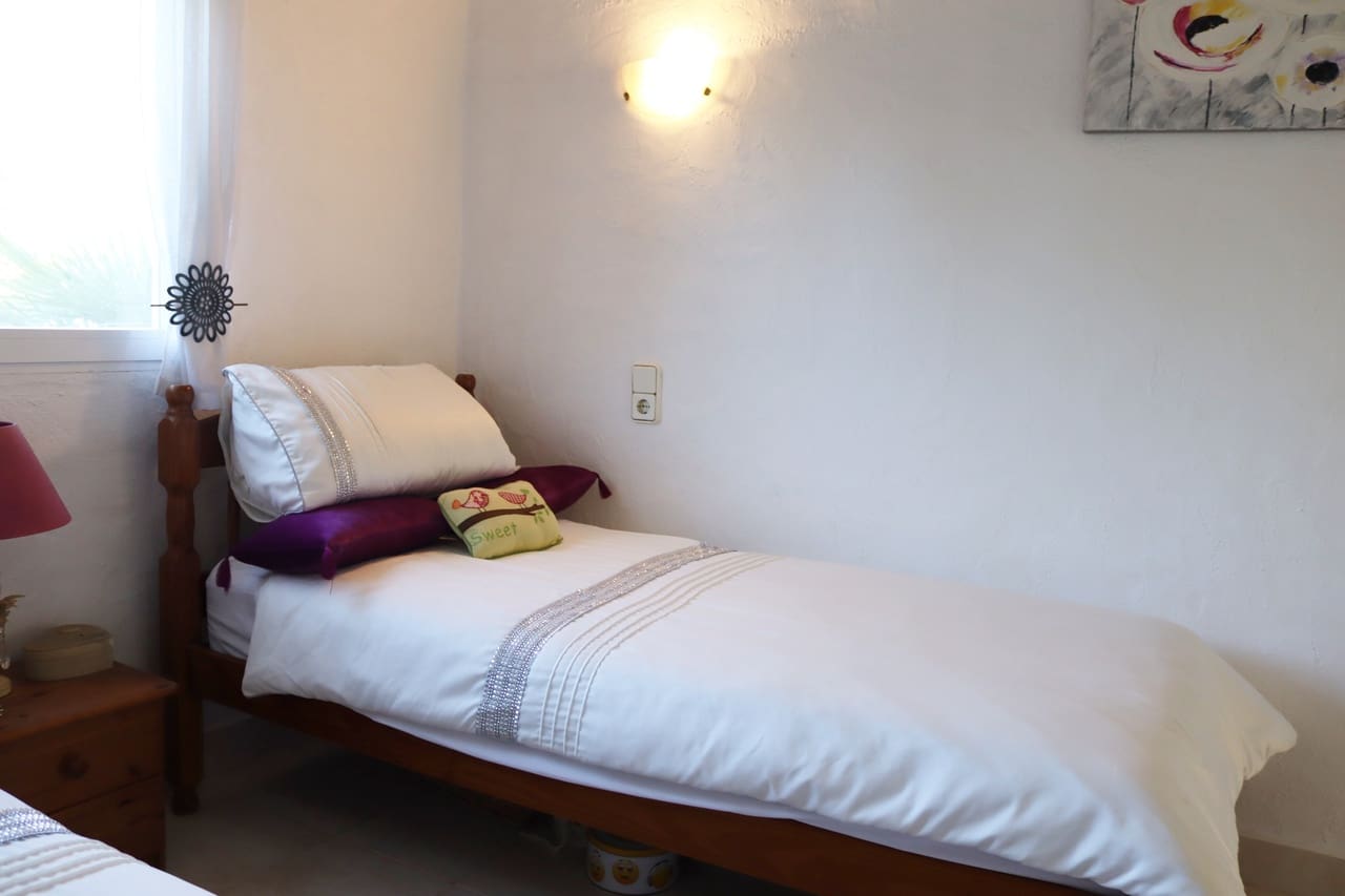 6 Zimmer Villa zu verkaufen in Orba mit Pool - 499.950 € (Ref: 10098698)