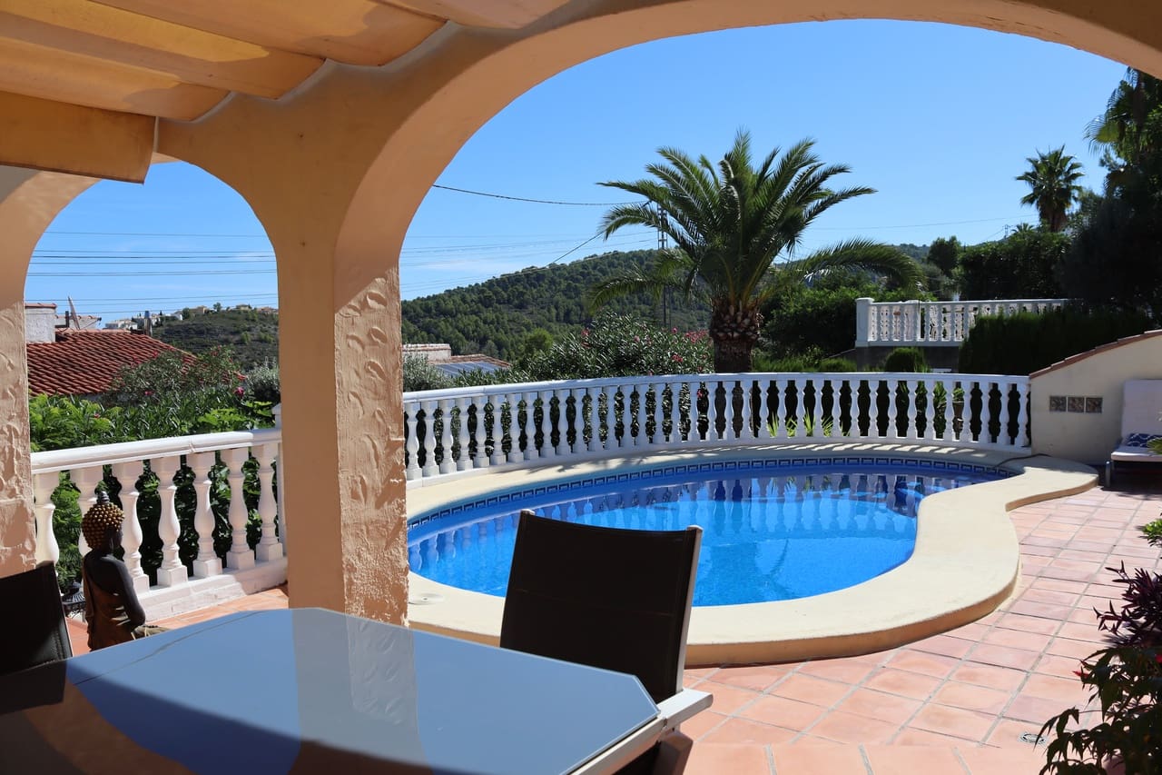 6 Zimmer Villa zu verkaufen in Orba mit Pool - 499.950 € (Ref: 10098698)