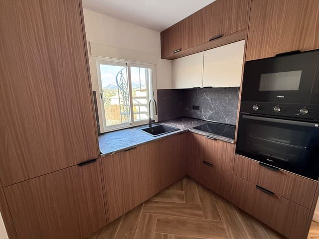 4 quarto Moradia para venda em La Nucia com piscina - 395 000 € (Ref: 10110423)