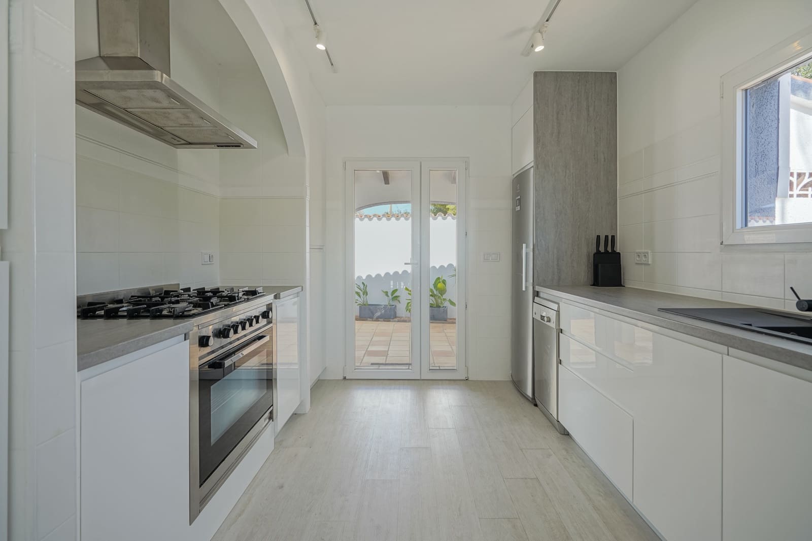 5 quarto Moradia para venda em Calpe / Calp com piscina garagem - 729 000 € (Ref: 10110424)
