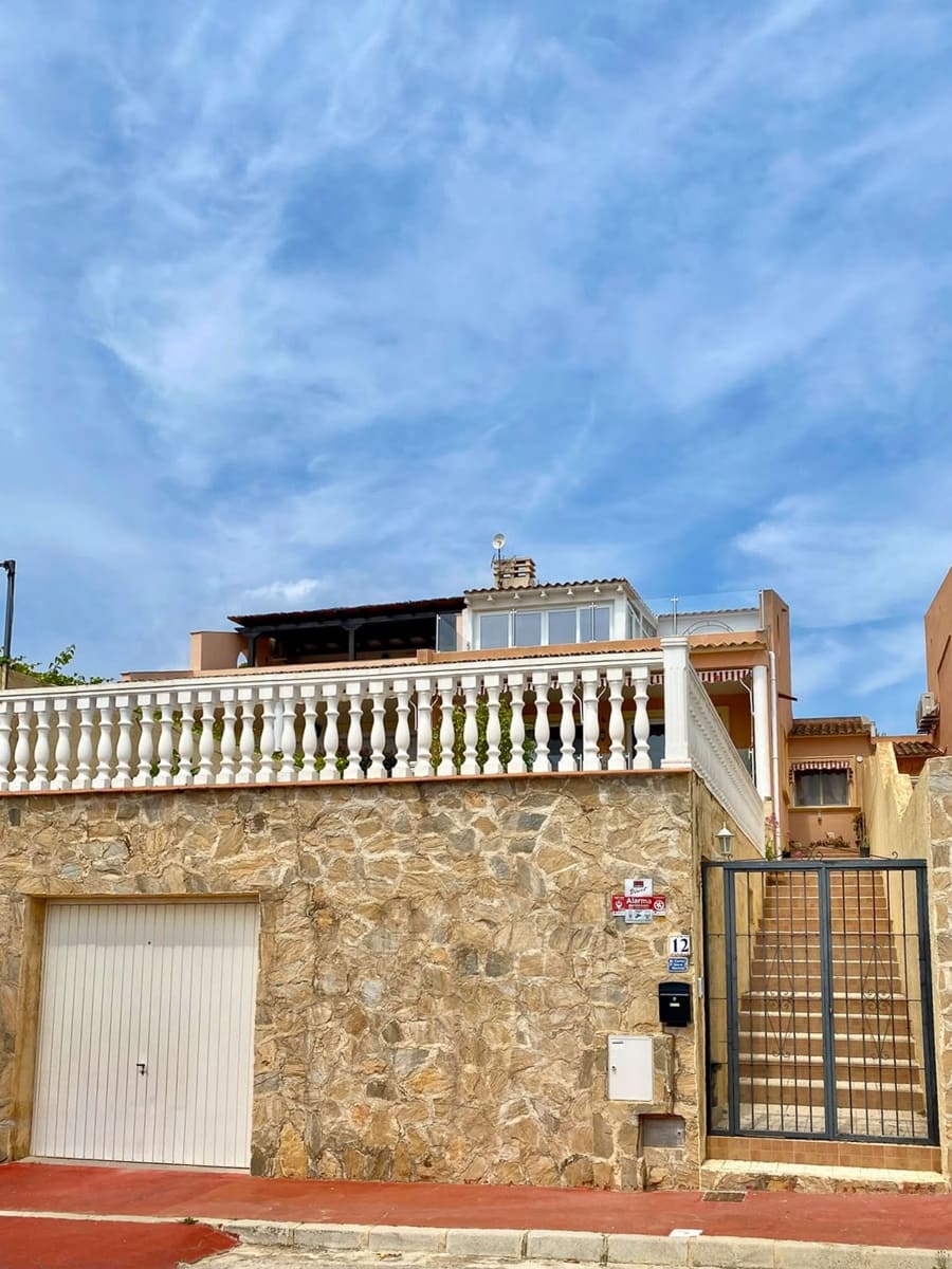 4 bedroom Villa for sale in Alfaz del Pi / L'Alfas del Pi with pool garage - € 445,000 (Ref: 10142691)