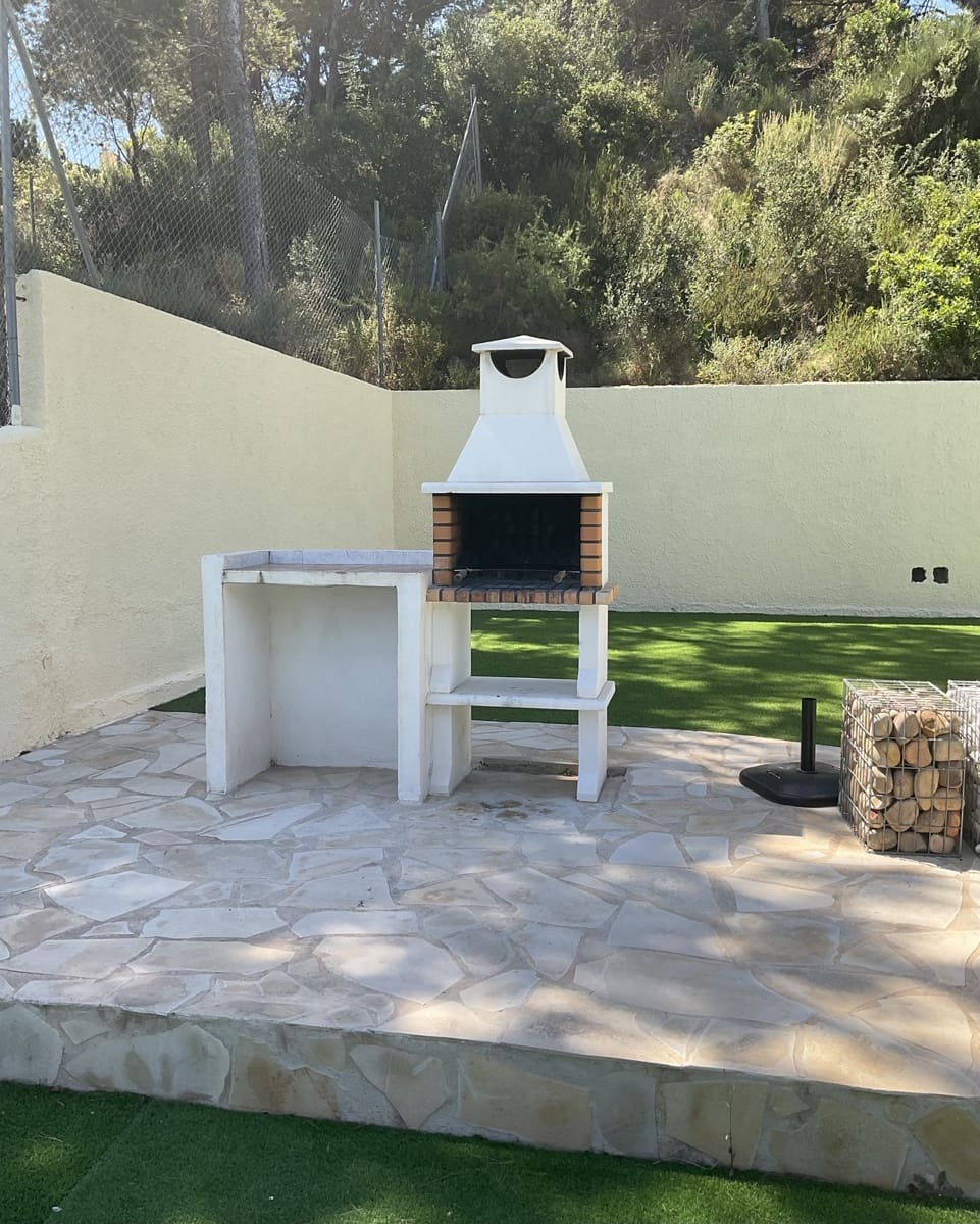 3 bedroom Villa for sale in Calpe / Calp with pool garage - € 435,000 (Ref: 7800607)