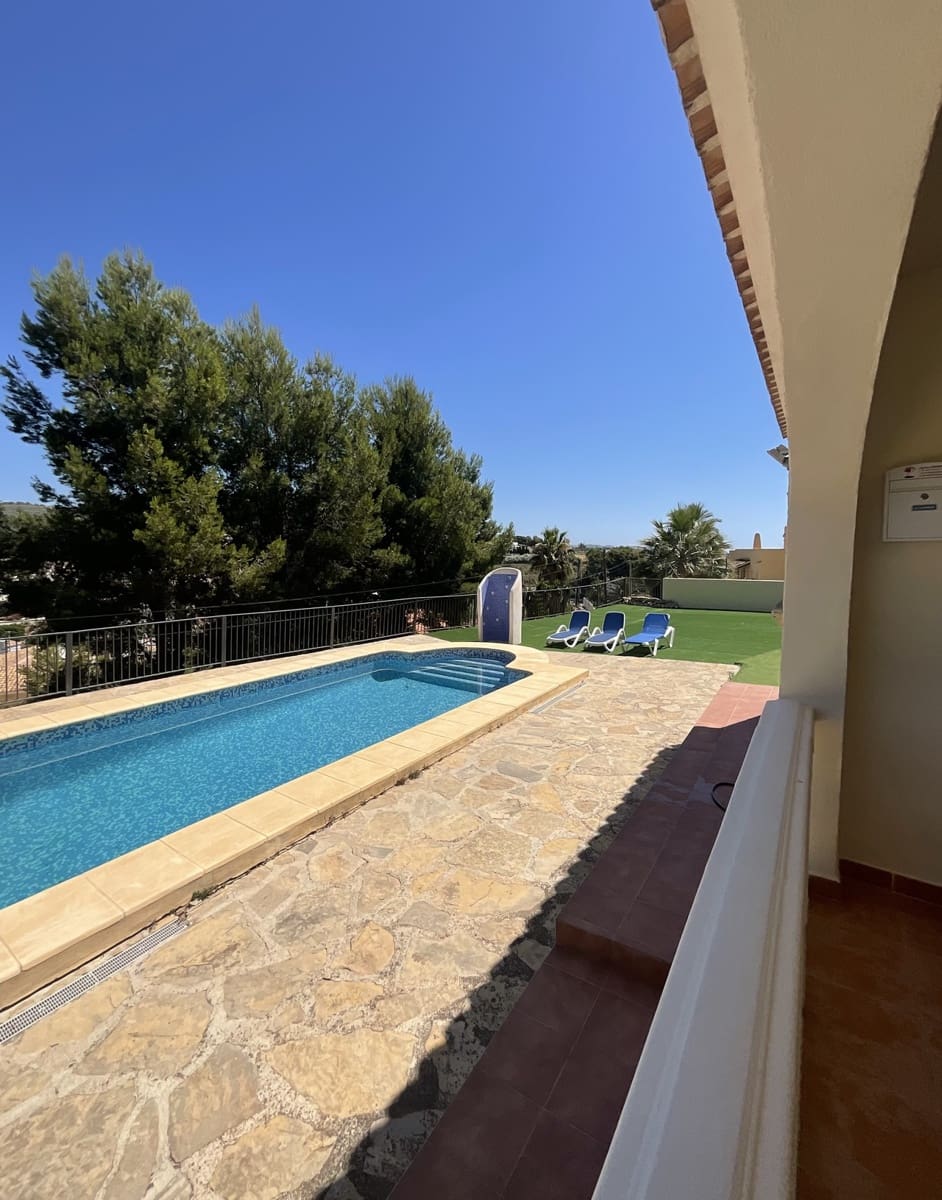 3 bedroom Villa for sale in Calpe / Calp with pool garage - € 435,000 (Ref: 7800607)