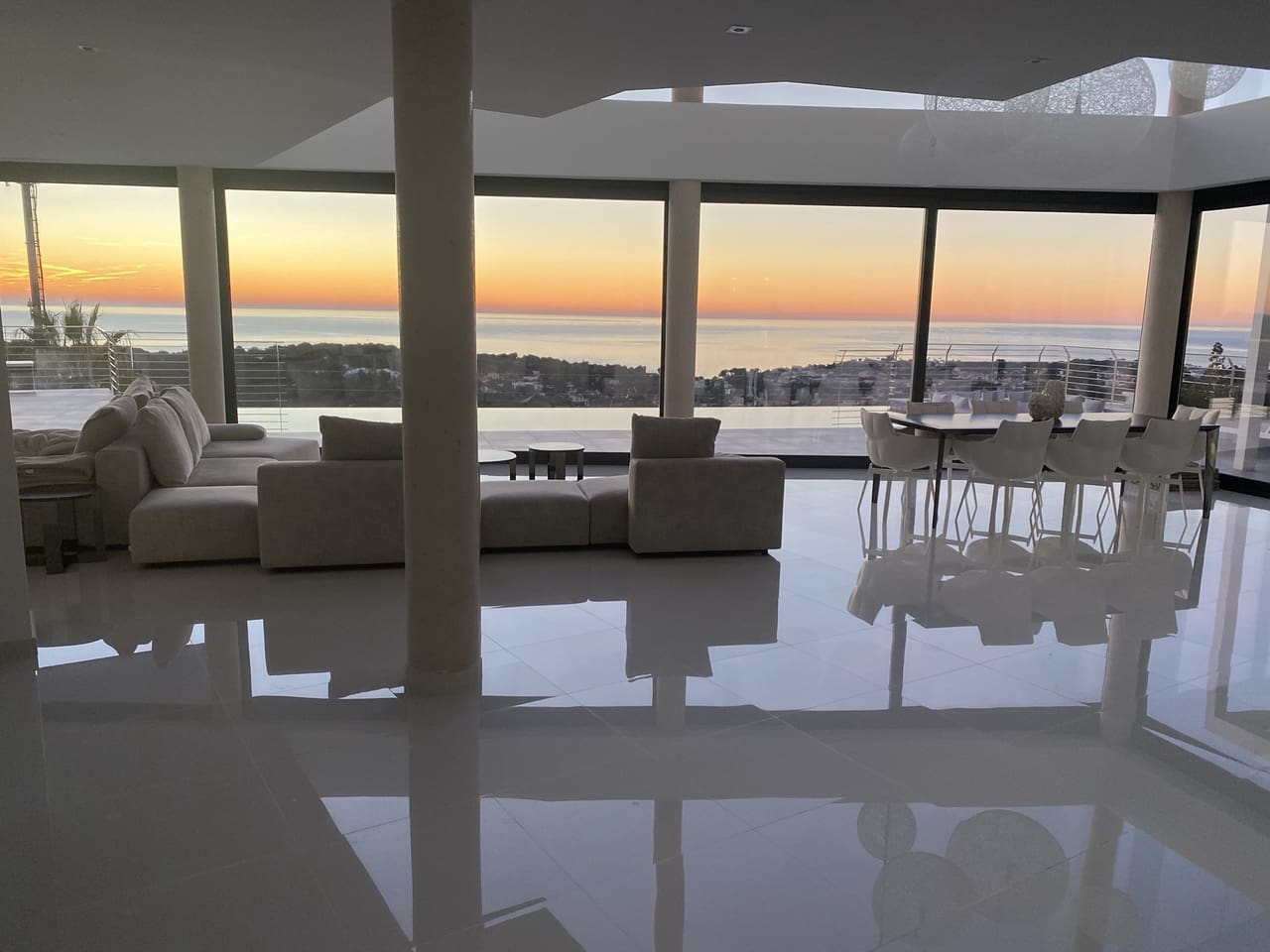 5 makuuhuone Huvila myytävänä paikassa Benissa mukana uima-altaan 
autotalli - 2 480 000 € (Ref: 7800616)