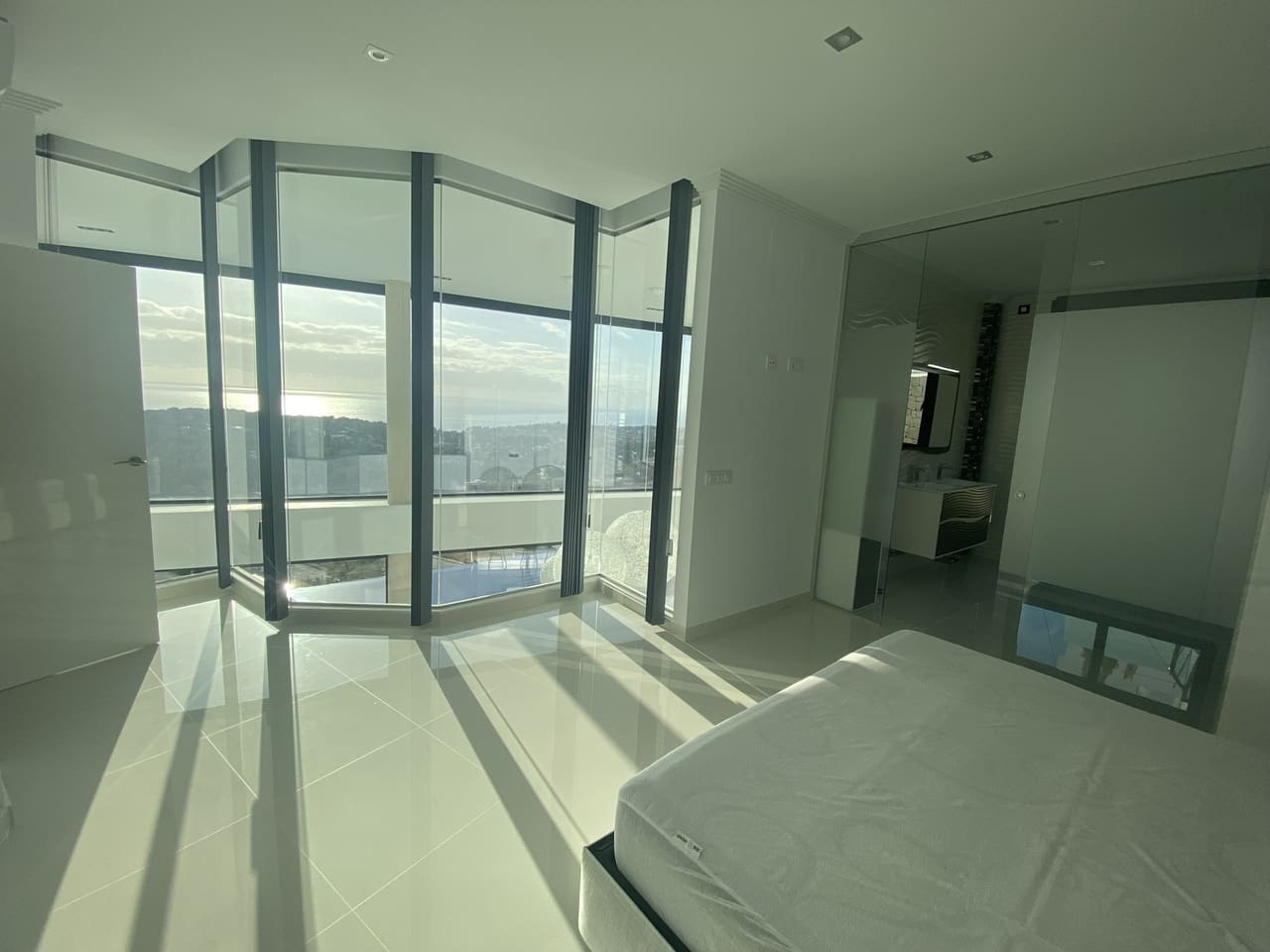 5 makuuhuone Huvila myytävänä paikassa Benissa mukana uima-altaan 
autotalli - 2 480 000 € (Ref: 7800616)