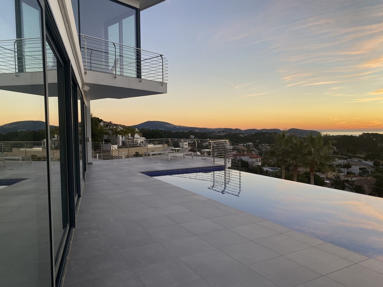 5 makuuhuone Huvila myytävänä paikassa Benissa mukana uima-altaan 
autotalli - 2 480 000 € (Ref: 7800616)