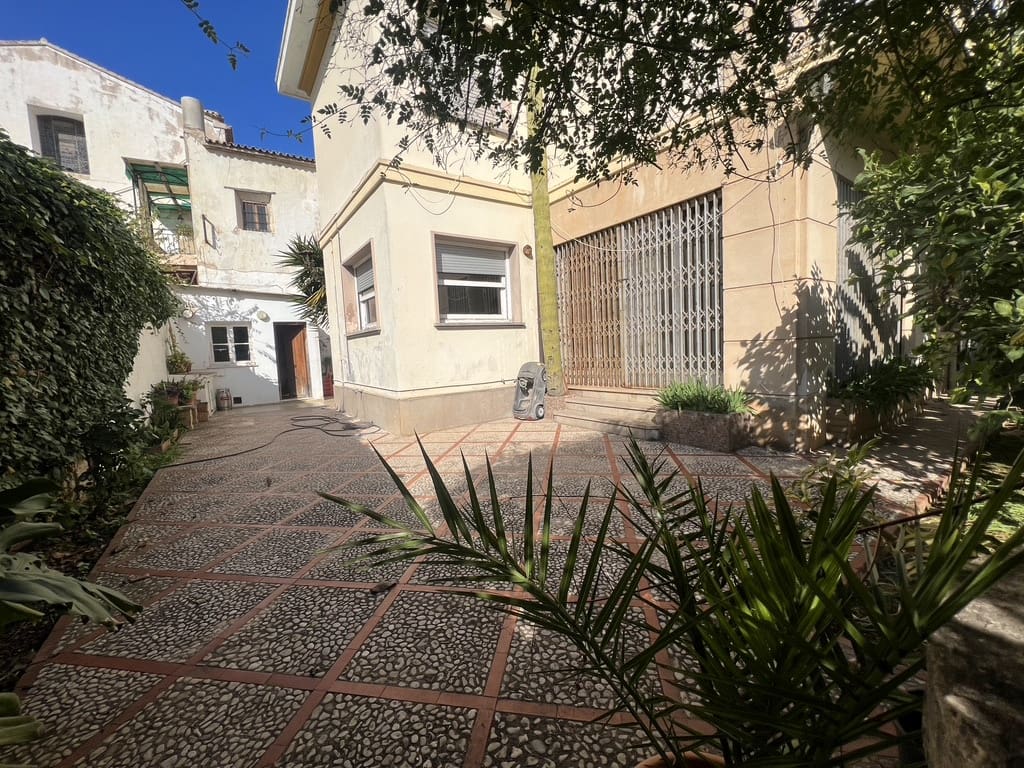 7 bedroom Villa for sale in Denia with garage - € 1,600,000 (Ref: 8076076)