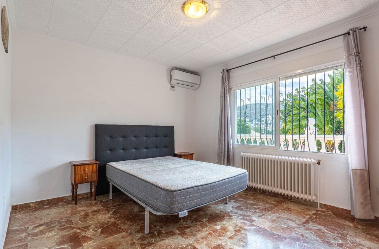 7 bedroom Villa for sale in Calpe / Calp with pool garage - € 690,000 (Ref: 8123831)