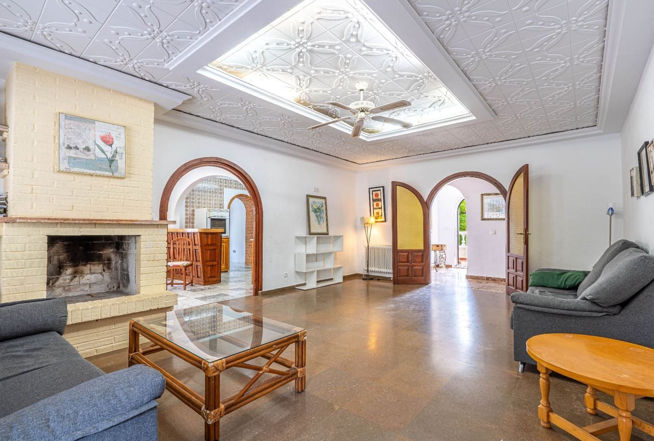 7 bedroom Villa for sale in Calpe / Calp with pool garage - € 690,000 (Ref: 8123831)