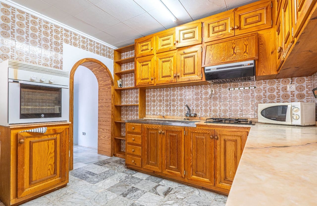 7 bedroom Villa for sale in Calpe / Calp with pool garage - € 690,000 (Ref: 8123831)