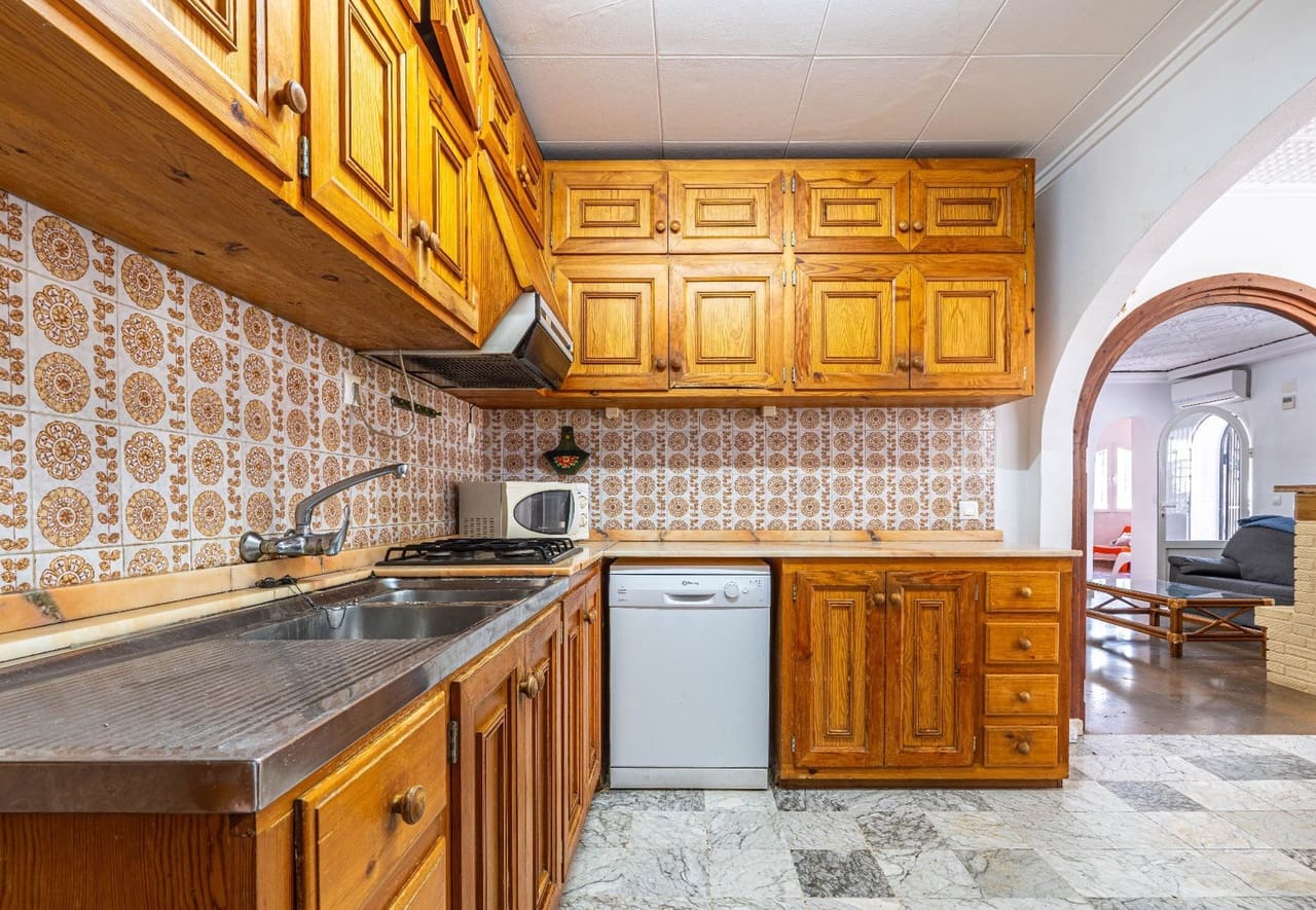 7 bedroom Villa for sale in Calpe / Calp with pool garage - € 690,000 (Ref: 8123831)