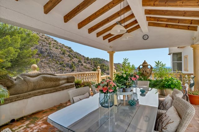 5 makuuhuone Huvila myytävänä paikassa Pego mukana uima-altaan - 690 000 € (Ref: 8352665)