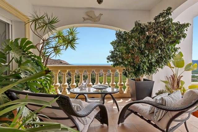 5 Zimmer Villa zu verkaufen in Pego mit Pool - 690.000 € (Ref: 8352665)