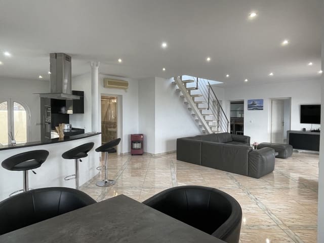 4 quarto Moradia para venda em Calpe / Calp com piscina garagem - 1 250 000 € (Ref: 8360699)