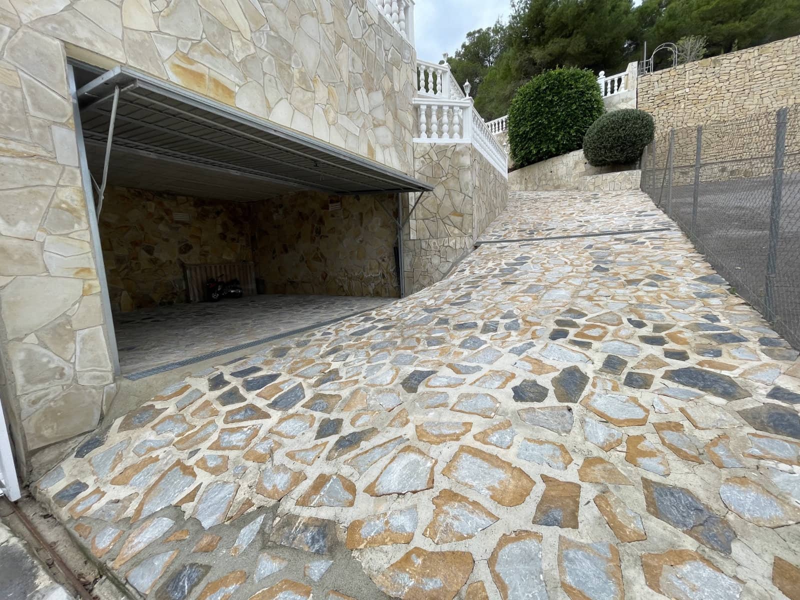 4 bedroom Villa for sale in Calpe / Calp with pool garage - € 1,250,000 (Ref: 8360699)