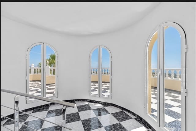 4 soveværelse Villa til salg i Calpe / Calp med swimmingpool garage - € 1.400.000 (Ref: 8360699)
