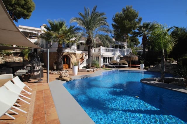 5 soveværelse Villa til salg i Benissa med swimmingpool - € 1.275.000 (Ref: 8584902)