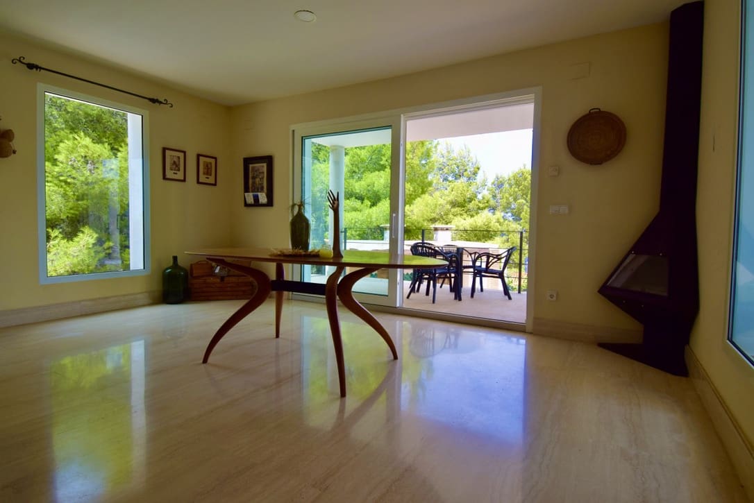 6 bedroom Villa for sale in Denia with pool garage - € 1,050,000 (Ref: 8714220)