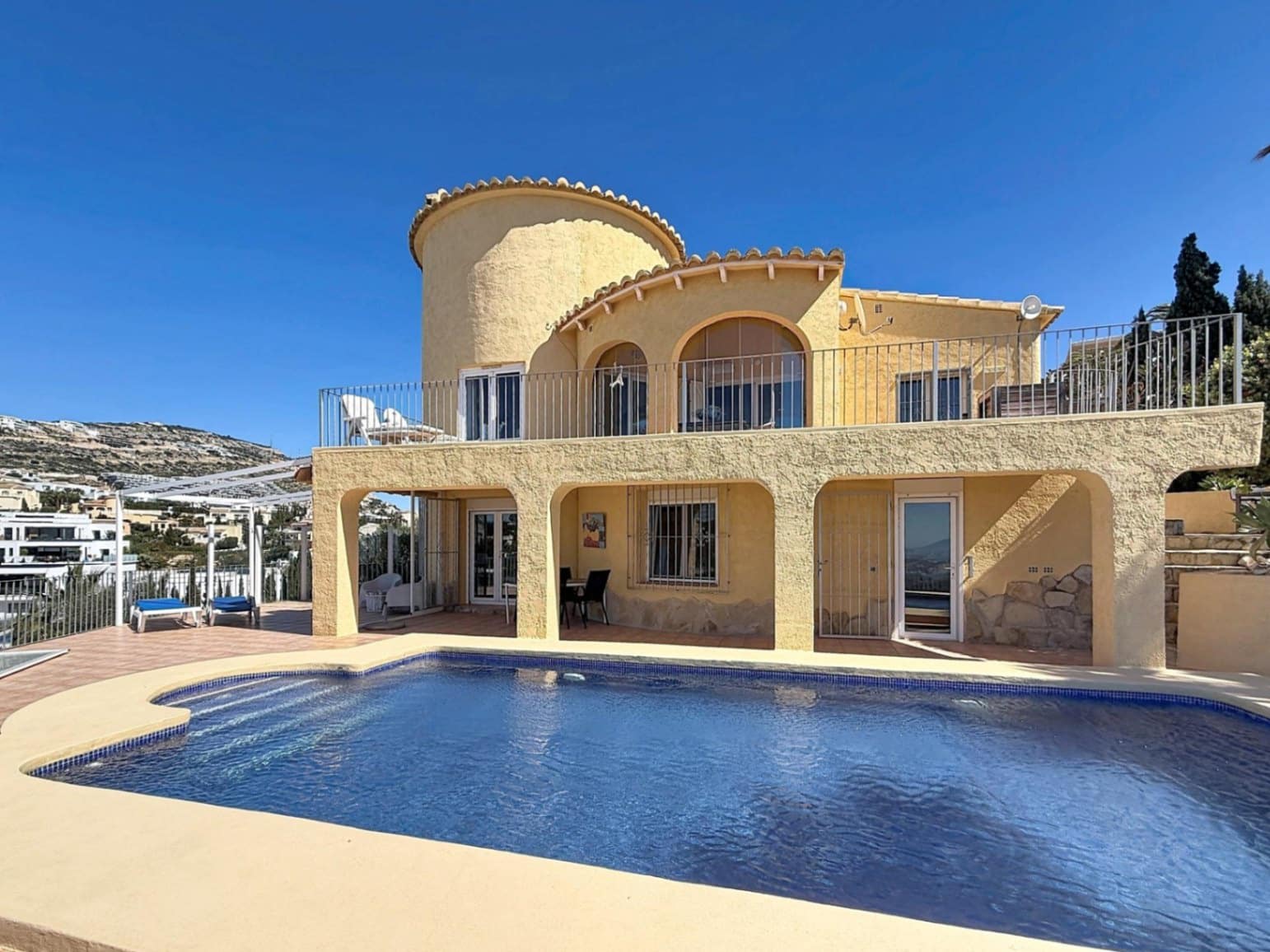 3 soveværelse Villa til salg i Benitachell / Benitatxell med swimmingpool garage - € 745.000 (Ref: 8735997)