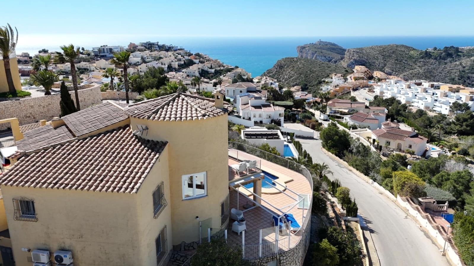 3 soveværelse Villa til salg i Benitachell / Benitatxell med swimmingpool garage - € 745.000 (Ref: 8735997)