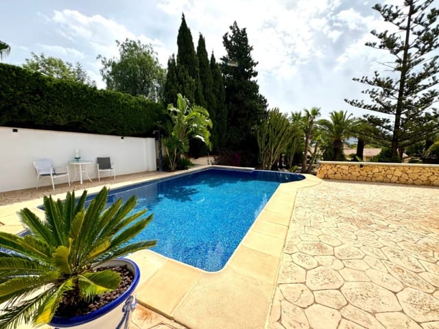 5 bedroom Villa for sale in La Nucia with pool garage - € 790,000 (Ref: 8771055)