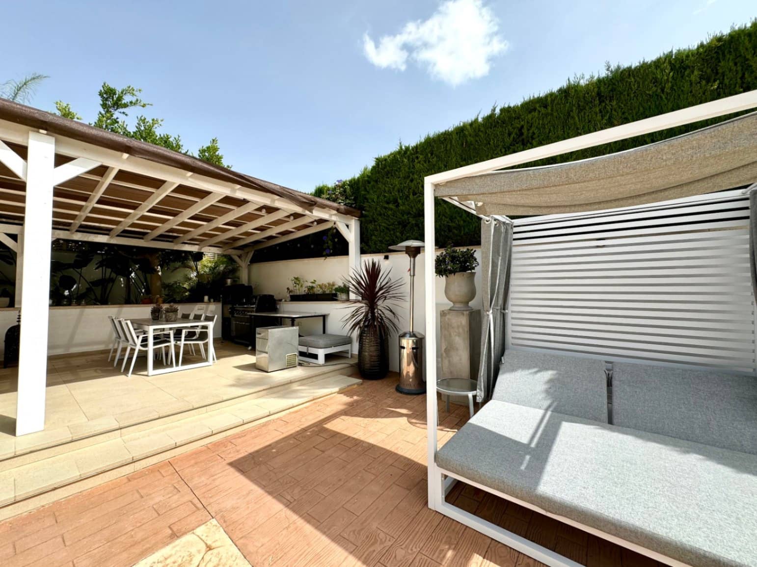 5 bedroom Villa for sale in La Nucia with pool garage - € 790,000 (Ref: 8771055)