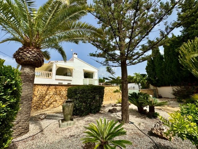 5 bedroom Villa for sale in La Nucia with pool garage - € 790,000 (Ref: 8771055)