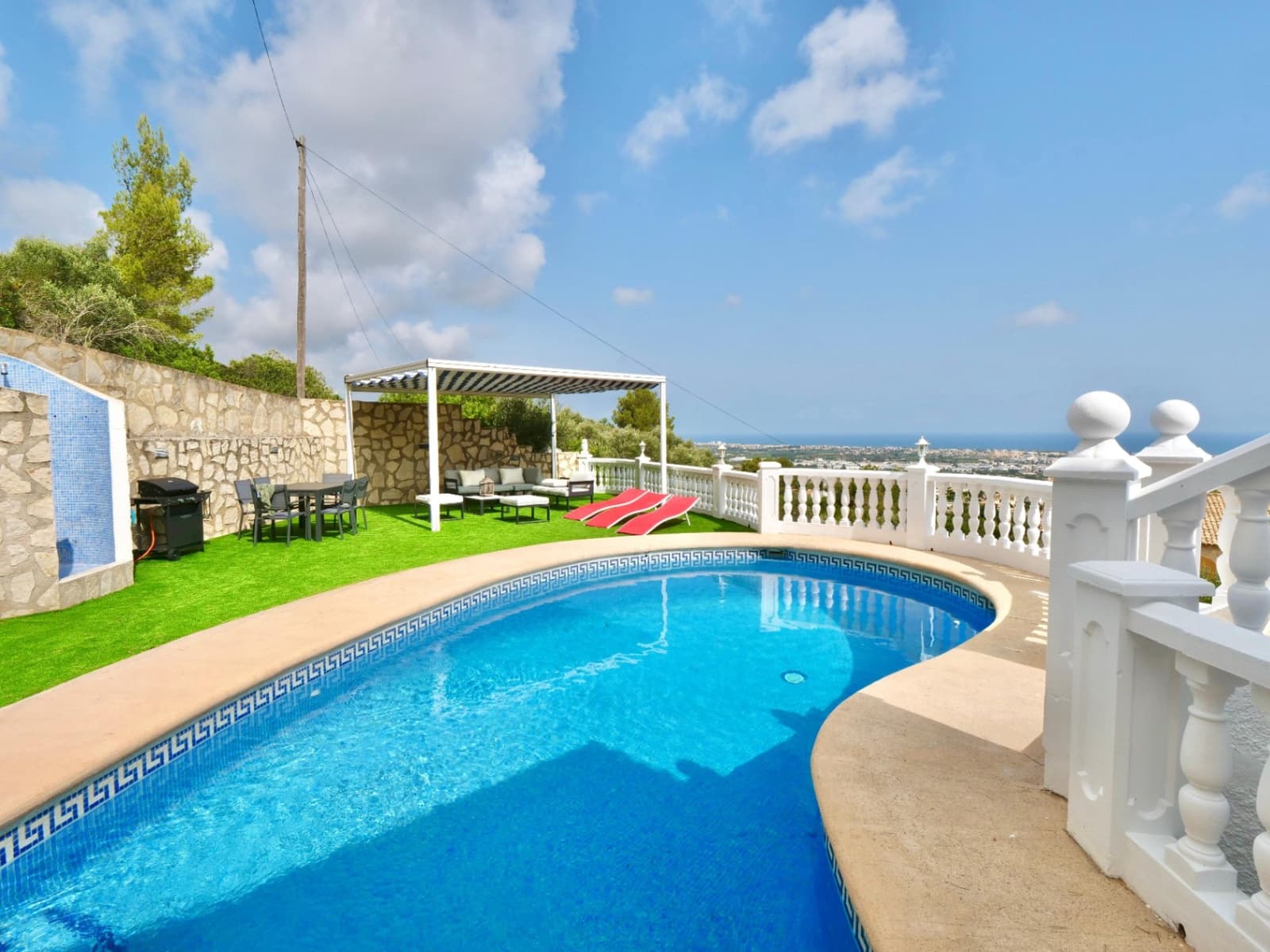 4 soverom Villa til salgs i Denia med svømmebasseng garasje - € 580 000 (Ref: 8771057)