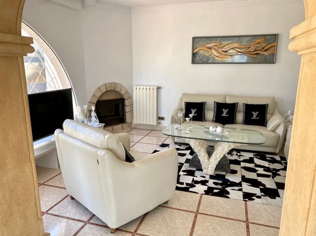 Chalet de 4 habitaciones en Moraira, Teulada-Moraira en venta con piscina - 1.190.000 € (Ref: 8771059)