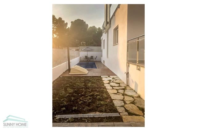 4 bedroom Villa for sale in La Nucia with pool - € 620,000 (Ref: 8814812)