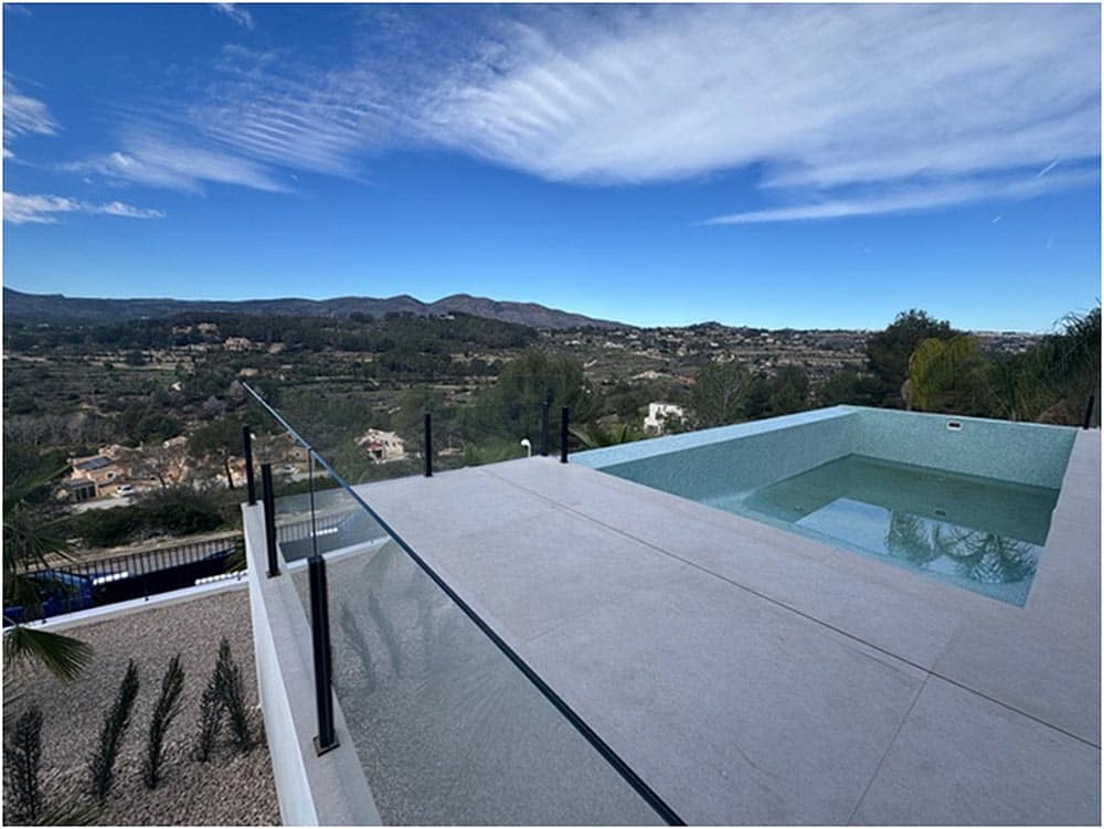 3 bedroom Villa for sale in Calpe / Calp - € 1,135,000 (Ref: 8820582)