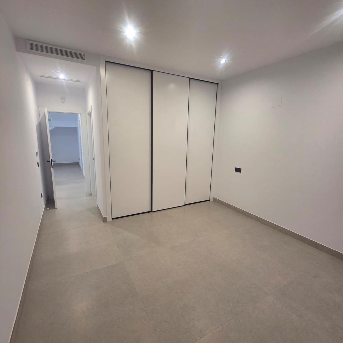 3 bedroom Villa for sale in Calpe / Calp - € 1,135,000 (Ref: 8820582)